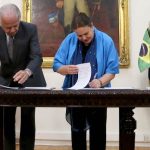 Ministros de Defensa de Chile y Brasil firman Declaración de Intenciones para la Cooperación Satelital